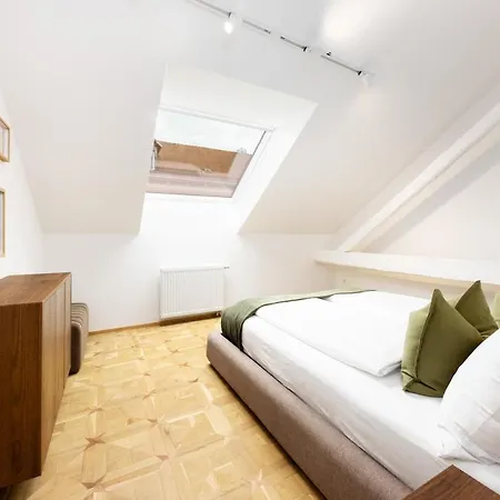 Cozy Luxury Center 2 *